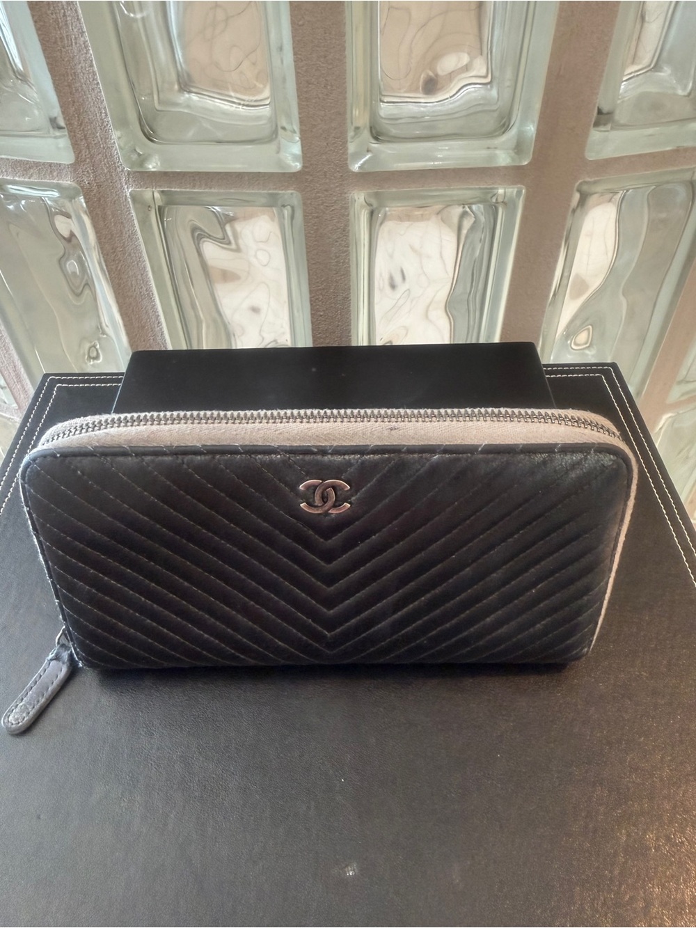 CHANEL Black Chevron Zip-Around Leather Lambskin Long Wallet with Silver CC Logo - Picture 4 of 16